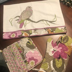 Vera Bradley Kitchen Towel and Pot Holders Set in Portobello Road